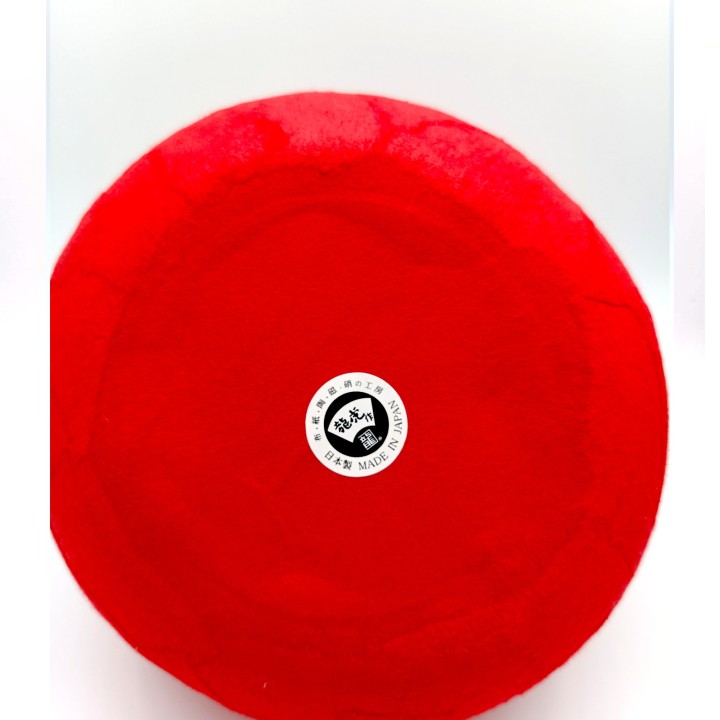 Daruma con maneki neko in carta Washi